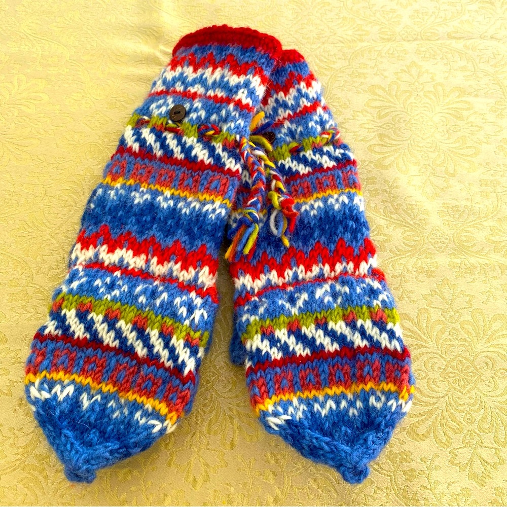Newari Icelandic hand knitted gloves/glittens NWOT